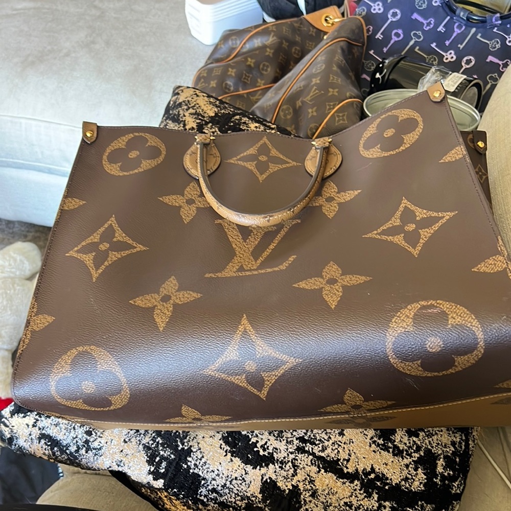 Large brown and tan on the run + card holder